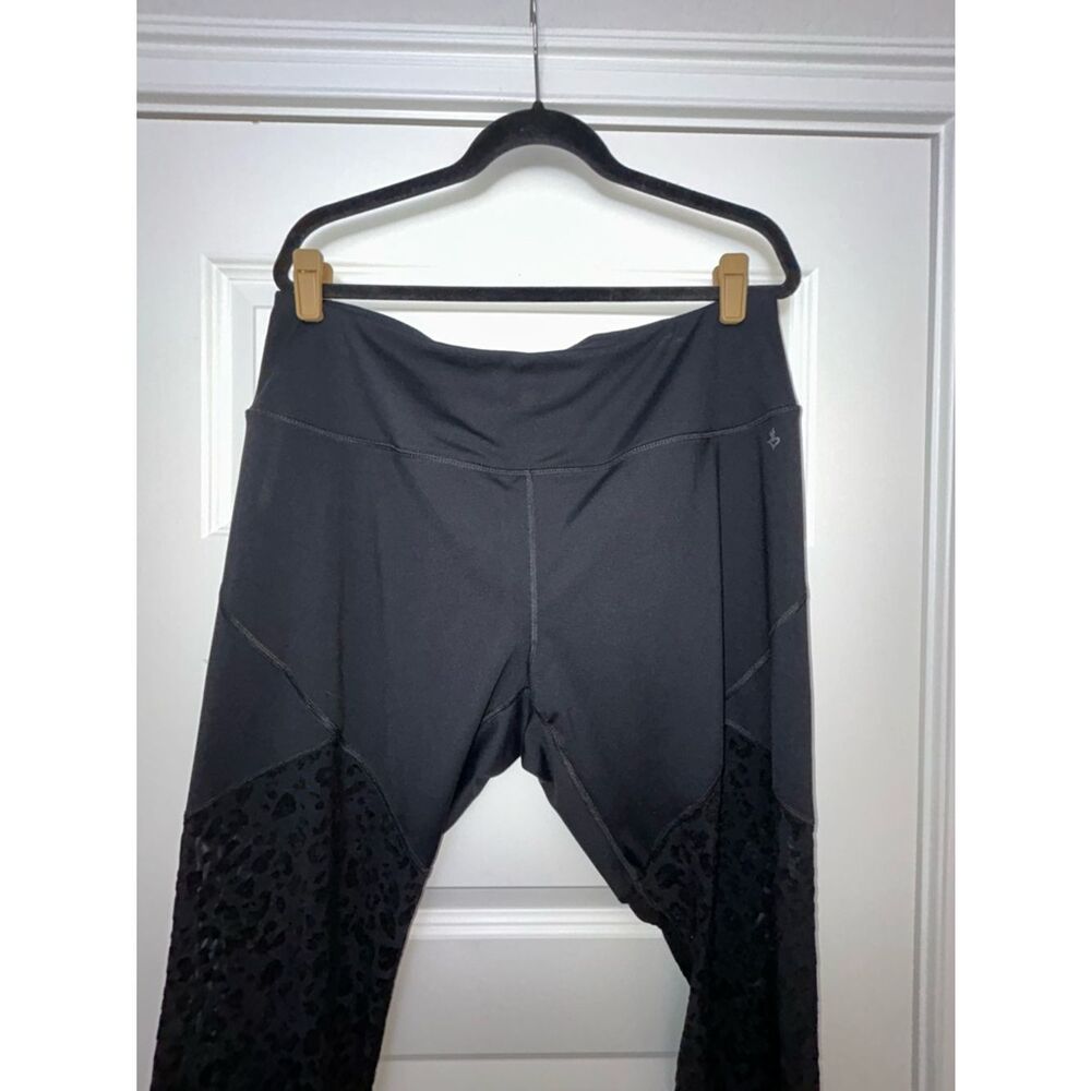 New, Torrid Active Pull On Animal Print Leopard Mesh Crop Legging Pants - Picture 3 of 6
